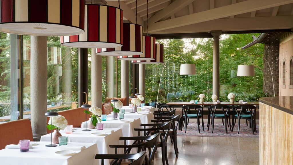 Il Ristorante Leone Felice de L'Albereta con Vista sul Lago d'Iseo